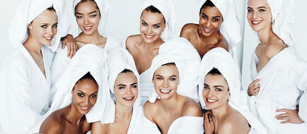 #TowelSeries: un fotógrafo captura a famosas después de bañarse