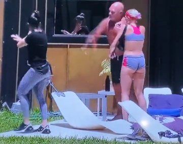 La violenta reacción de Alfa al empujón de Romina que lo dejó en el agua