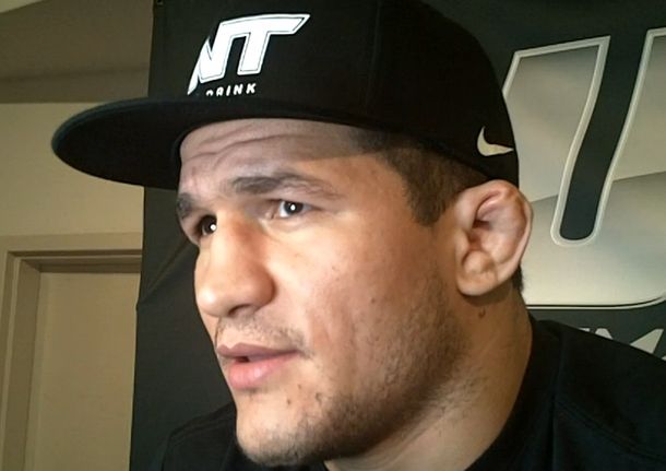 Junior Dos Santos: Quiero ser como Neymar