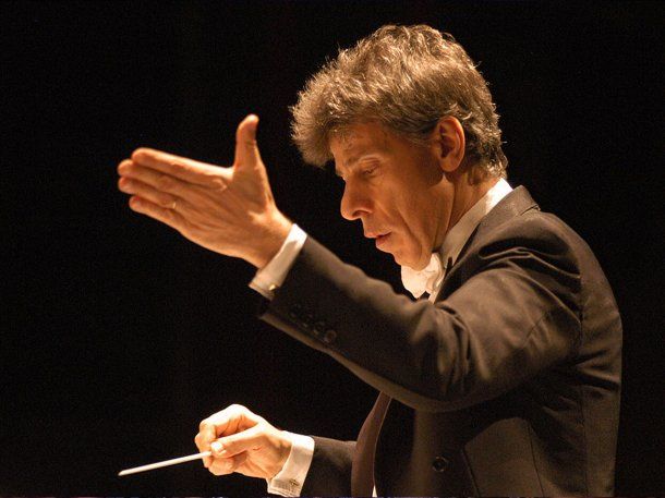 Arrestaron al exdirector musical del Teatro Colón por abuso sexual de menores