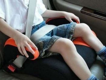 Multas de $650 para los conductores que lleven a niños sin butaca en el auto