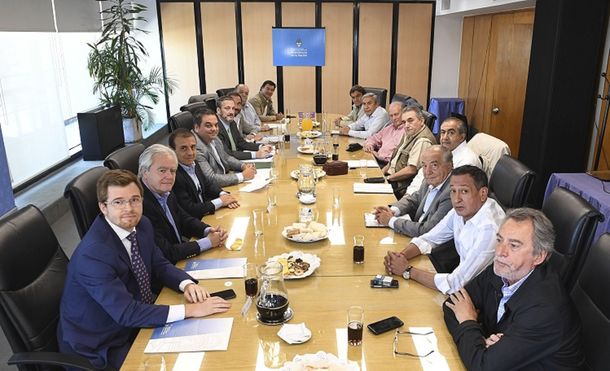 Para evitar el paro, la CGT y el Gobierno negocian Ganancias y pacto antidespidos