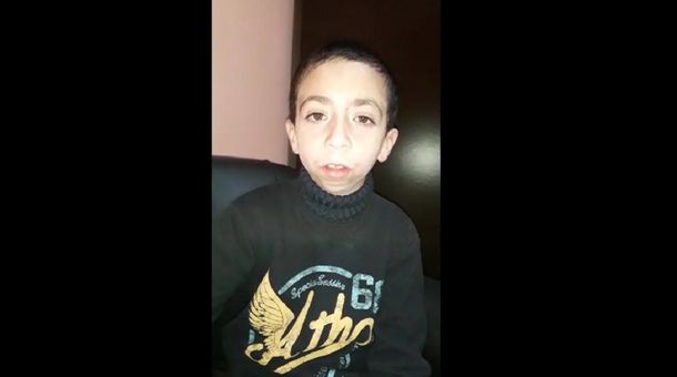 Un nene perdió el celular con fotos de su mamá fallecida y ofrece todos sus ahorros como recompensa