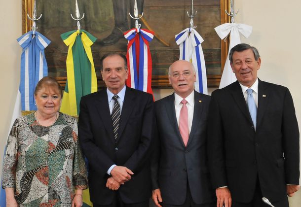 Mercosur se reúne por la grave situación institucional en Venezuela