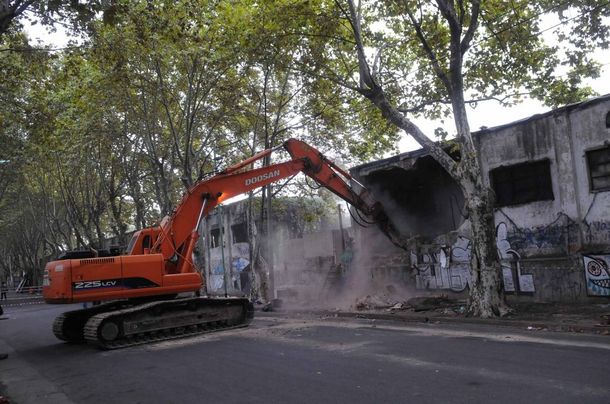 Demolición Bodegas Giol
