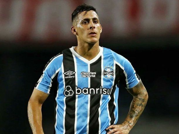 Cristian Pavón, detenido en Brasil tras escupir a un policía y agredir a un árbitro