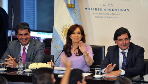 Cristina pidió a los candidatos a sucederla que presenten sus declaraciones juradas