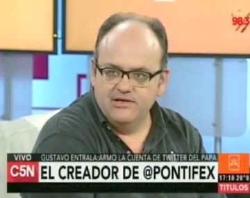 El creador de cuenta en Twitter del Papa