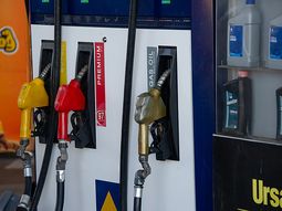 Los precios de los combustibles bajan a partir de este viernes. Los precios de los combustibles bajan a partir de este viernes.