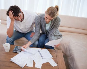 Crisis económica: la mora en los créditos de familias y empresas alcanzó niveles récord y superó las crisis anteriores