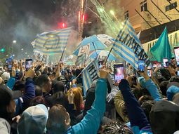 Hinchas de Racing preparan un banderazo en Pilar antes del cruce copero ante Vélez
