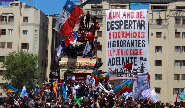 Chile: un muerto y casi 600 detenidos en las movilizaciones al cumplirse un año del estallido social
