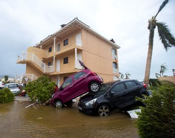Así quedaron algunos autos tras el paso del Irma por el Caribe