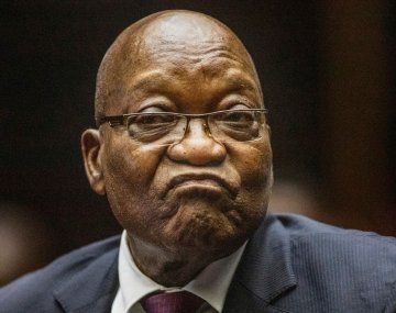 El ex presidente de Sudáfrica Jacob Zuma se entregó a las autoridades