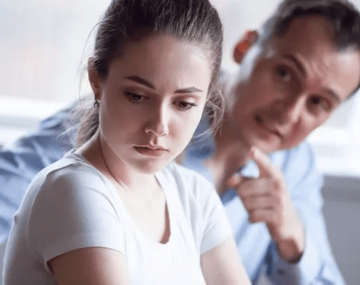 La IA reveló detalles acerca de las frases que más repiten las personas controladoras.