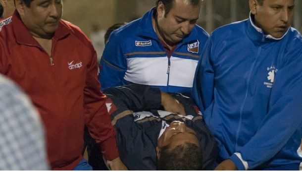 ¿Profesión de riesgo? Un técnico del ascenso casi se infarta en pleno partido