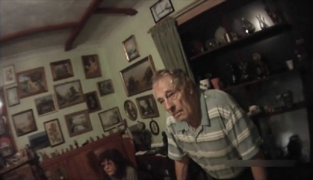 Graban a una mujer momentos después de que su marido le diera una golpiza