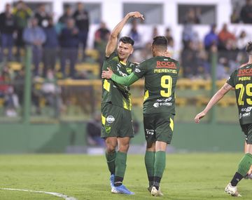 Defensa y Justicia goleó a Rosario Central y sacó a Racing de la zona de Copa Sudamericana