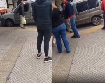 Un ciego golpeó con su bastón una camioneta mal estacionada