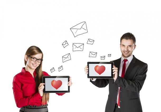 ¿Las redes sociales ayudan a conseguir pareja?