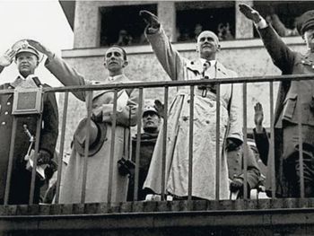 El saludo fascista deja de ser delito en Italia