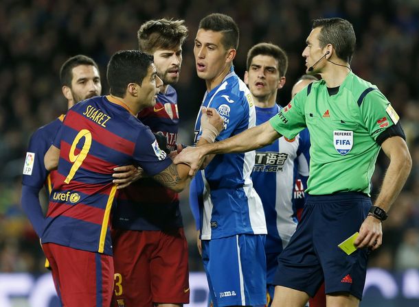 Suspenden a Suárez por provocar los incidentes ante el Espanyol