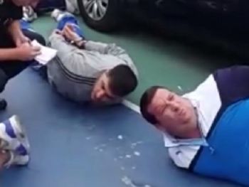 Algunos de los barras detenidos este sábado en el Cilindro