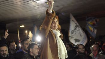 la clase politica se mira el ombligo, disparo cfk la clase politica se mira el ombligo, disparo cfk