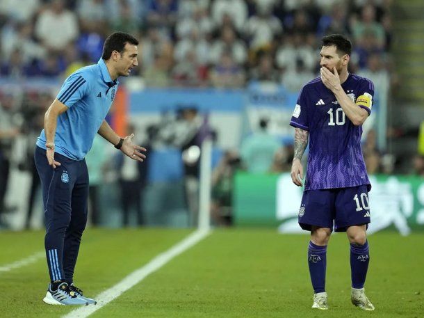 No quieren más: el diálogo entre Messi y Scaloni en pleno partido ante Polonia