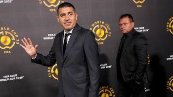 riquelme redefinio el manejo del futbol en boca: chelo delgado, el irremplazable riquelme redefinio el manejo del futbol en boca: chelo delgado, el irremplazable