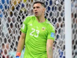 El inédito del gesto de Dibu Martínez a Mbappé antes de su penal en la final