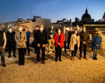 Juntos por el Cambio oficializó su alianza de 14 partidos para las PASO en la Ciudad