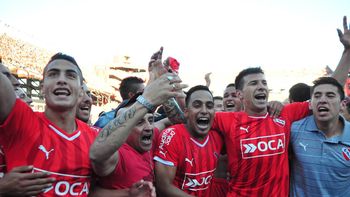 independiente le gano a racing en el clasico y avellaneda se tino de rojo independiente le gano a racing en el clasico y avellaneda se tino de rojo
