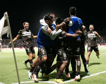 Platense venció de local a Central Córdoba y sumó su primera victoria