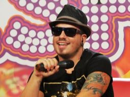 federico bal, a los besos con stefania xipolitakis en un boliche federico bal, a los besos con stefania xipolitakis en un boliche