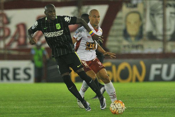 Tras el accidente, Huracán perdió ante Atlético Nacional en el Ducó