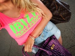 las sensuales fotos de charlotte caniggia en ibiza las sensuales fotos de charlotte caniggia en ibiza