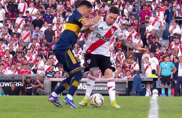 Miguel Merentiel encendió el Superclásico con un caño a Aníbal Moreno y enloqueció a los hinchas de Boca