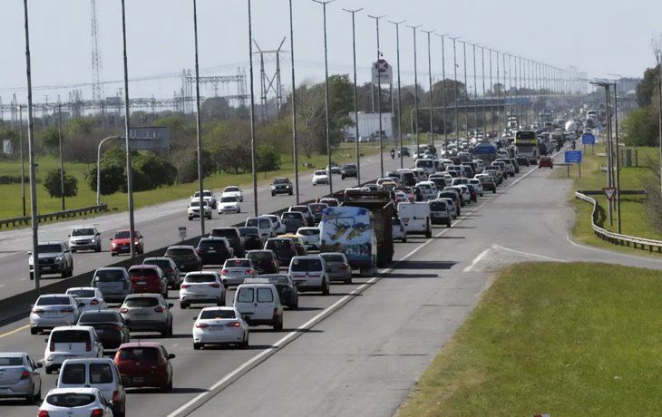 Colapso total en la Autopista Buenos Aires-La Plata por un choque múltiple