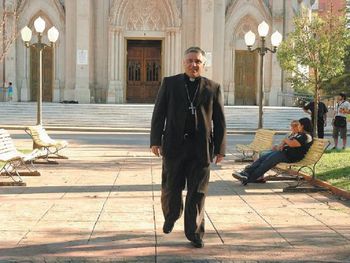 El papa Francisco nombró al reemplazante del obispo de Zárate acusado de fraude