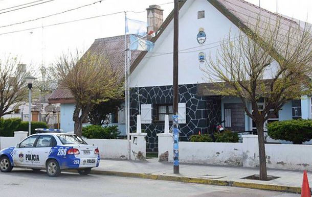 Robó, se sacó selfies junto al botín y lo capturaron