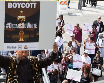 La alfombra roja de los Oscar se vio empañada por una protesta
