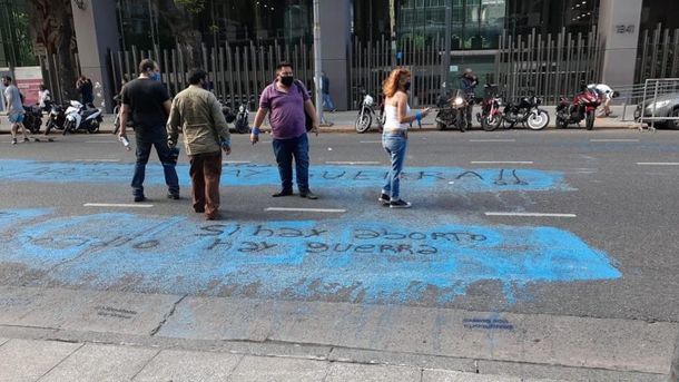 Aborto legal: presentaron el proyecto y aparecieron pintadas en contra