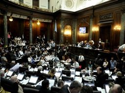 la legislatura tratara un pedido de informes sobre contratos de niembro la legislatura tratara un pedido de informes sobre contratos de niembro