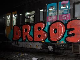 detuvieron a dos jovenes alemanes por grafitear el subte porteno detuvieron a dos jovenes alemanes por grafitear el subte porteno