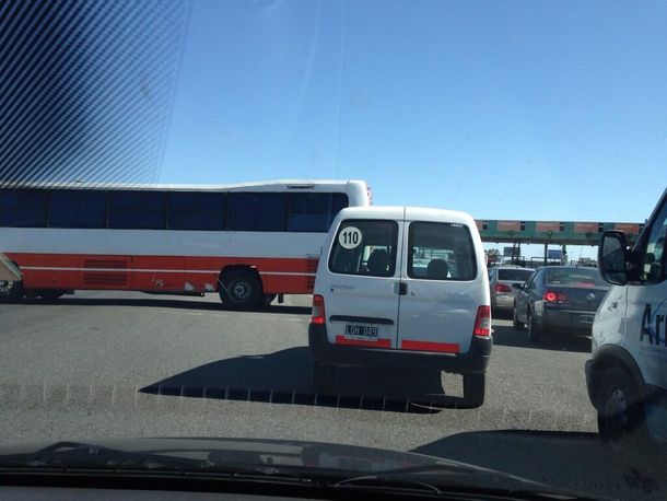 Tras una mañana complicada, liberan accesos