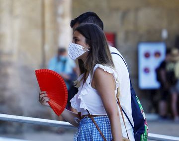 Pandemia: en seis meses se registraron m&aacute;s de 25 millones de casos de Covid-19