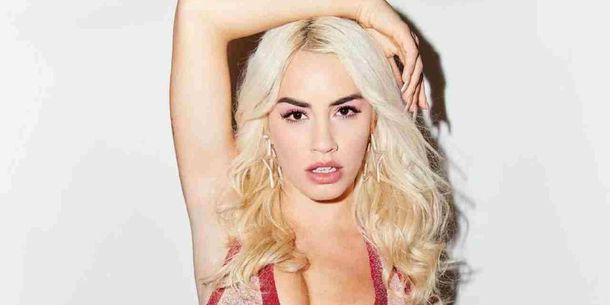 Lali Espósito cumple 30 años  y la saludó hasta Google