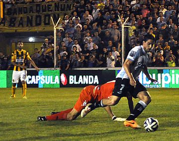 Racing no pudo ganar en Bahía ante Olimpo y se le fue una gran chance