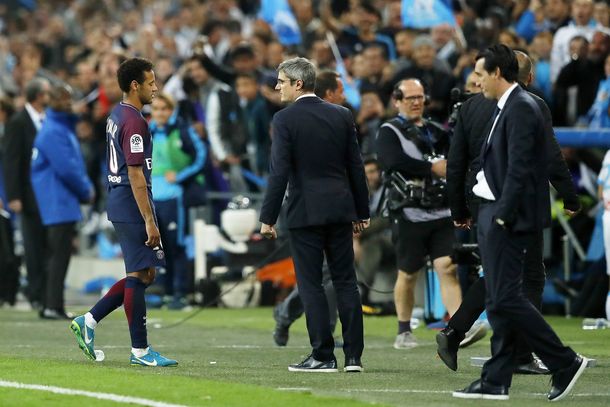 Christopher Dugarry, durísimo con Neymar: Es totalmente inútil